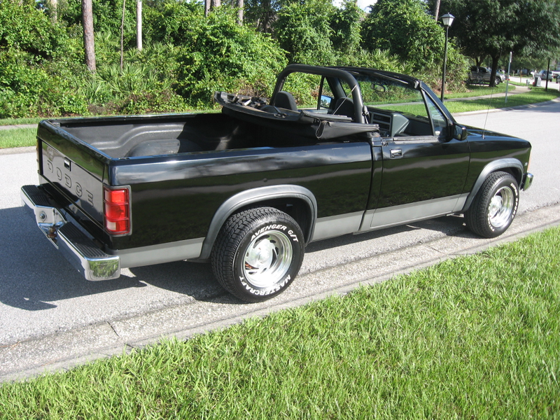 Illustration for article titled Who Remembers The Dodge Dakota Convertible?